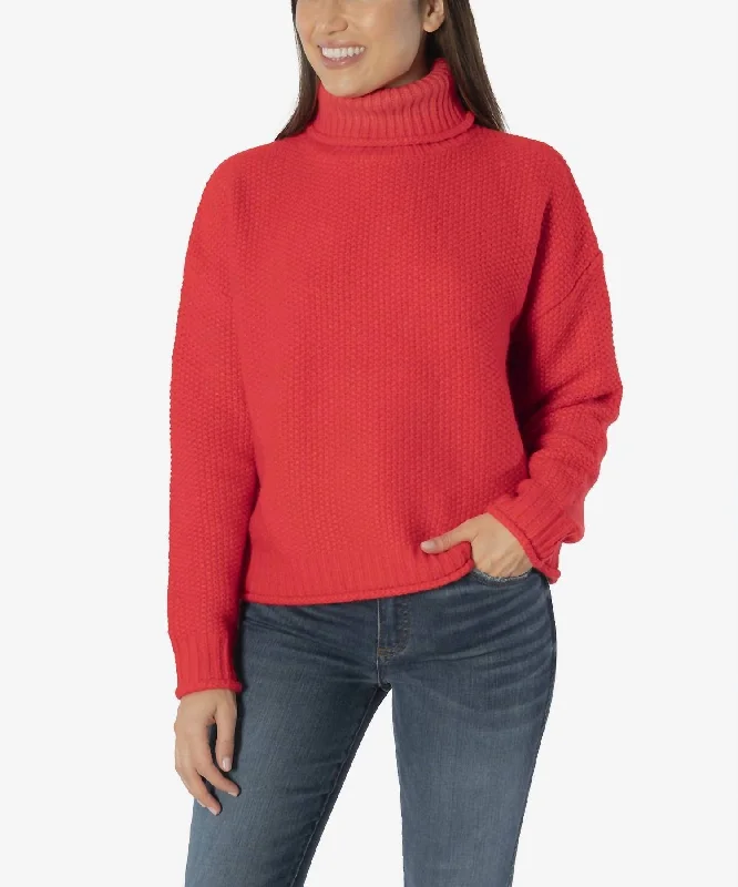 Hailee Turtleneck Sweater In Red